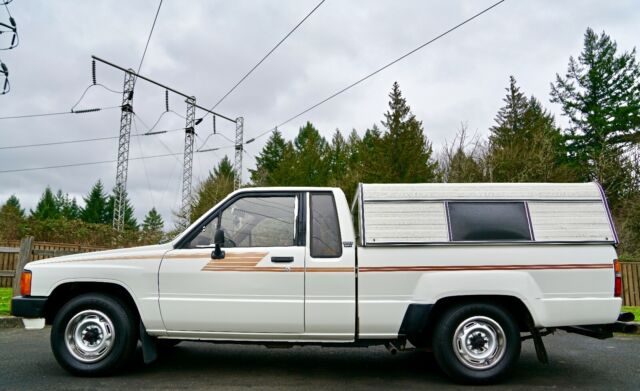 1986 Toyota Xtra Cab SR5 2WD Pickup Truck 22RE 4-Cyl Engine 72,000 Miles 1986 Toyota Pickup SR5