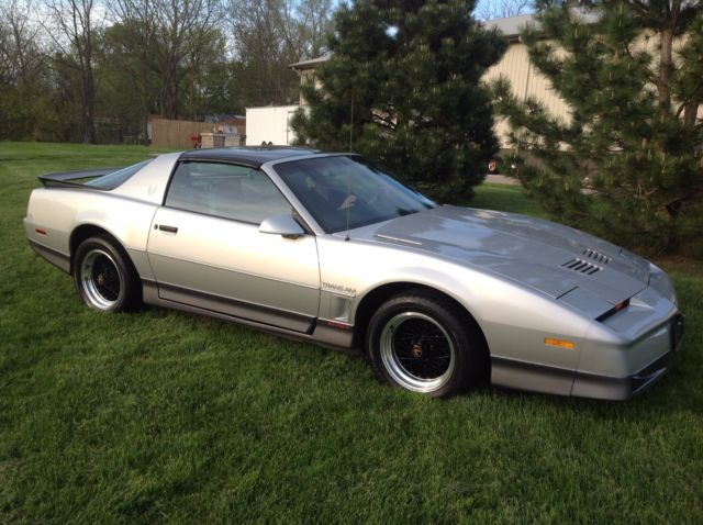 1986 trans am, 16,111 Miles, NO DISAPPOINTMENTS HERE!!! NO reserve auction 1986 Pontiac Trans Am Trans Am