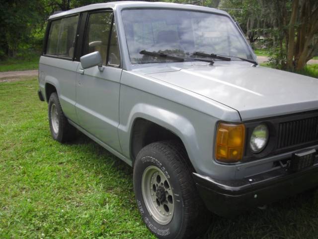 1986 Isuzu Trooper std - photo 2