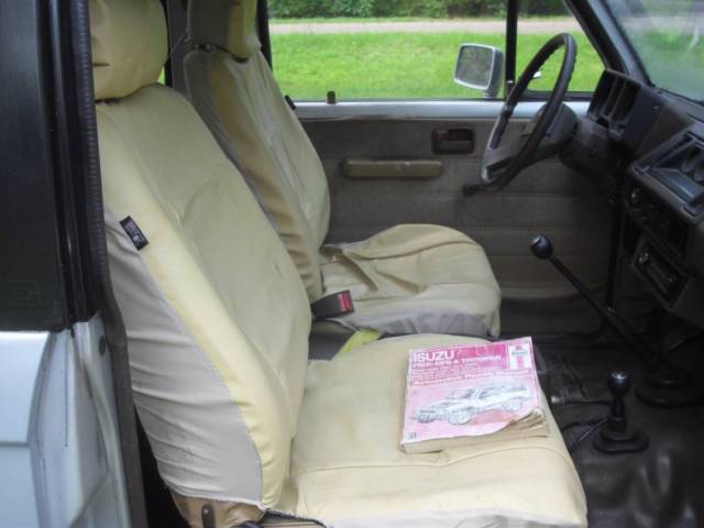 1986 Isuzu Trooper std - photo 7