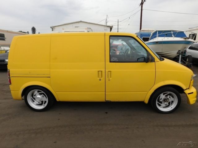 1986 Chevrolet Astro Base Standard Cargo Van 3-Door - photo 2