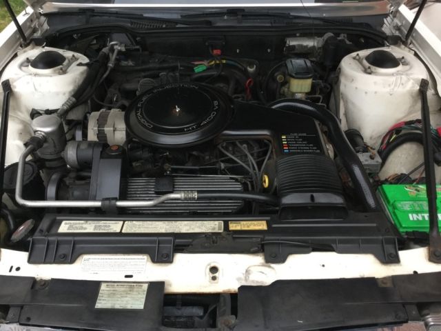 1986 Cadillac DeVille Clean CarFax - V8 - Low Miles - Great Shape - photo 8