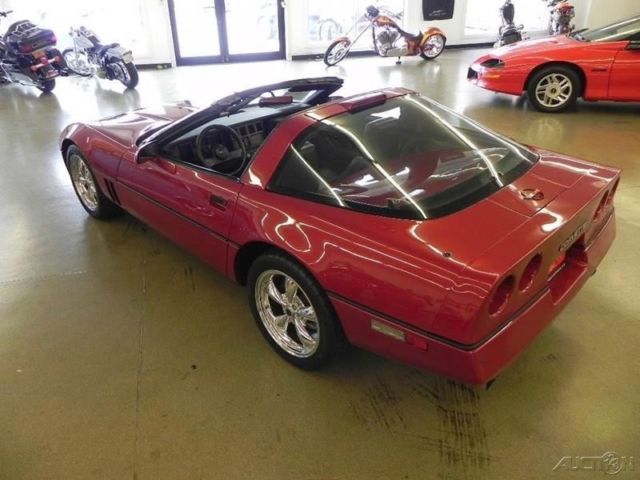 1986 Chevrolet Corvette Base Hatchback 2-Door - photo 12