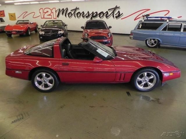 1986 Chevrolet Corvette Base Hatchback 2-Door - photo 2