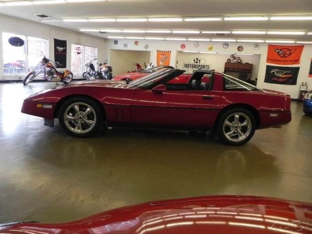 1986 Chevrolet Corvette Base Hatchback 2-Door - photo 9