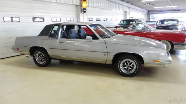 1986 Oldsmobile Cutlass Salon Coupe 2-Door - photo 2