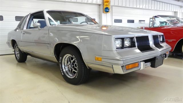 1986 Oldsmobile Cutlass Salon Coupe 2-Door - photo 3