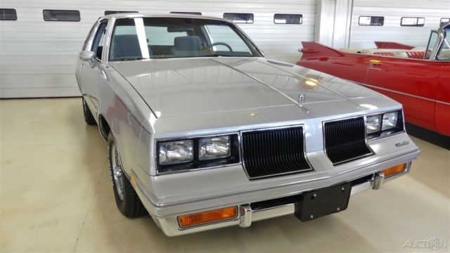 1986 Oldsmobile Cutlass Salon Coupe 2-Door - photo 4