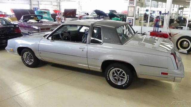 1986 Oldsmobile Cutlass Salon Coupe 2-Door - photo 7