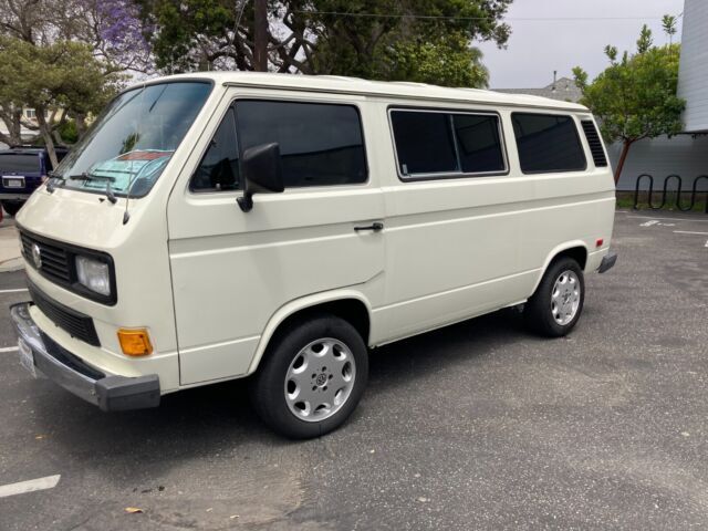 1986 Volkswagen Bus/Vanagon GL White Automatic 196000 Miles 4 Cyl 1986 Volkswagen Bus/Vanagon