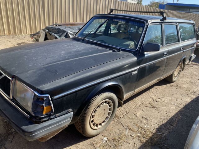 1986 Volvo 240 --
