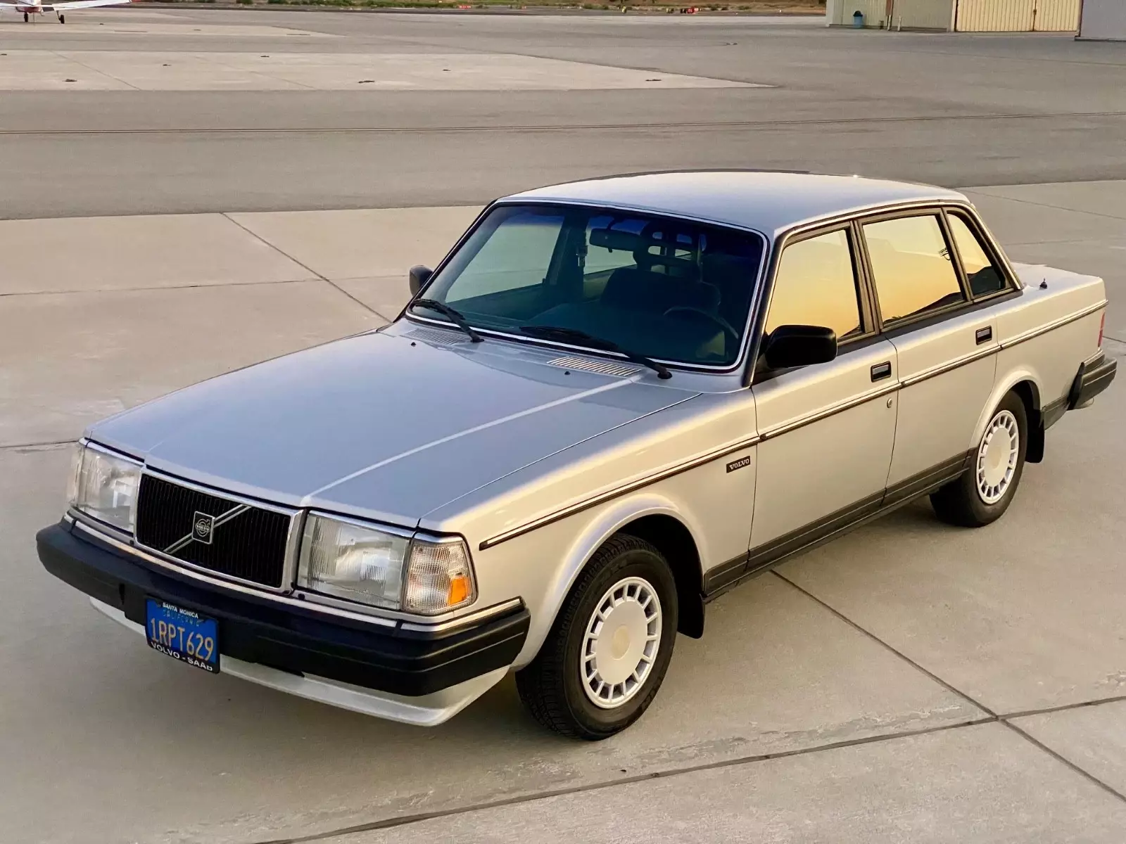 1986 Volvo 240 DL 1986 Volvo 240