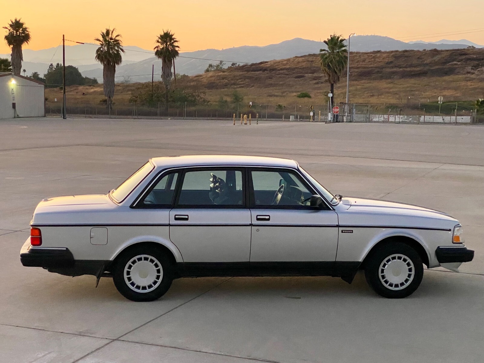 1986 Volvo 240 - photo 10