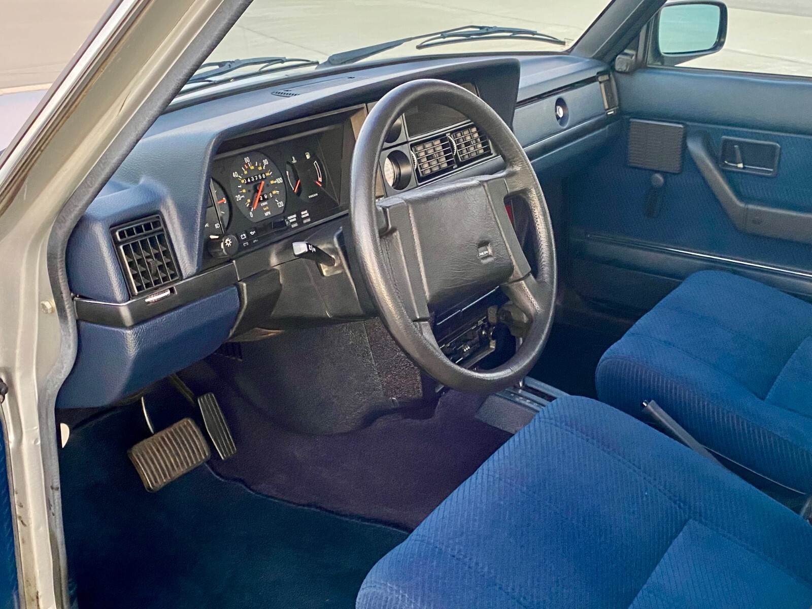 1986 Volvo 240 - photo 11