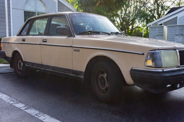1986 Volvo 240 4D SEDAN - photo 3