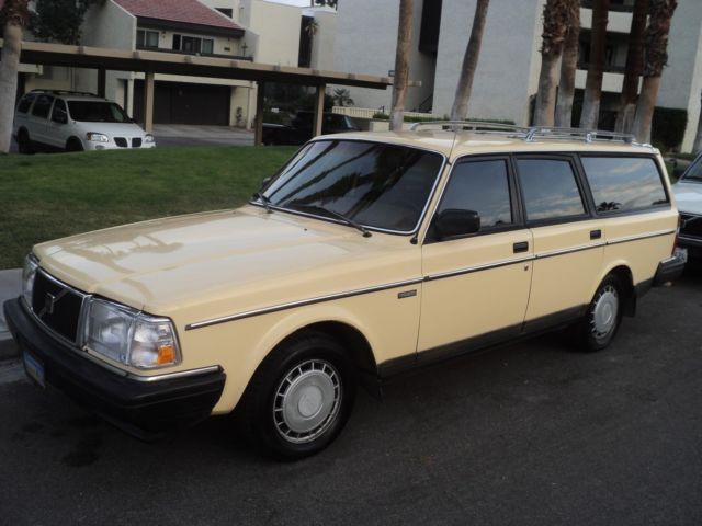 1986 Volvo 240 DL Wagon ( Very Clean ) 1986 Volvo 240 DL