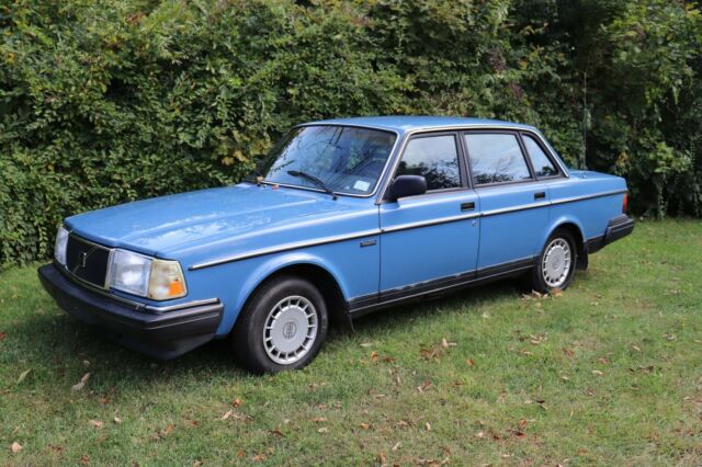 1986 VOLVO 240 SEDAN  " BIG BLUE " 1986 Volvo 240 DL