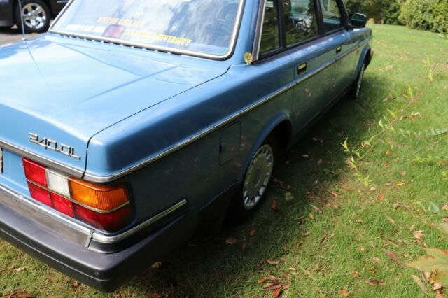 1986 Volvo 240 DL - photo 11