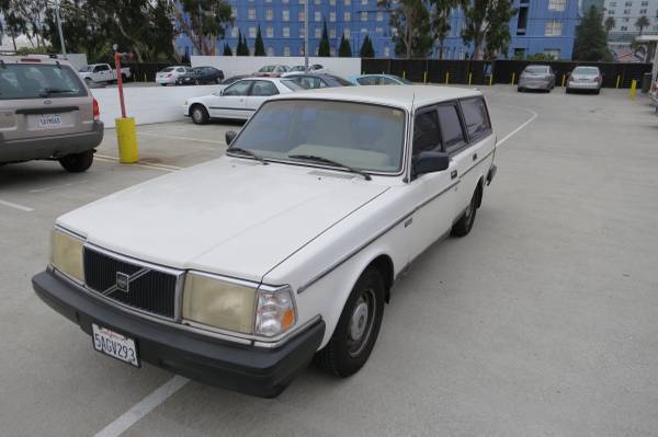 1986 Volvo 240DL Wagon 1986 Volvo 240