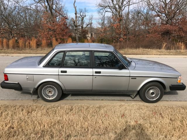 1986 Volvo 240 - photo 8