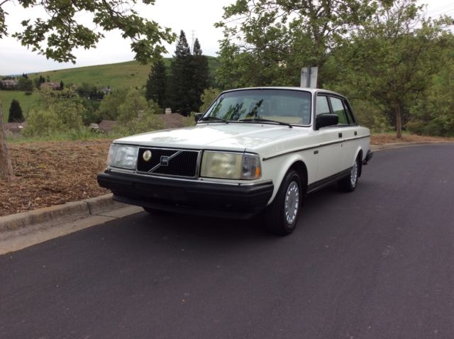 1986 Volvo 240 - photo 6