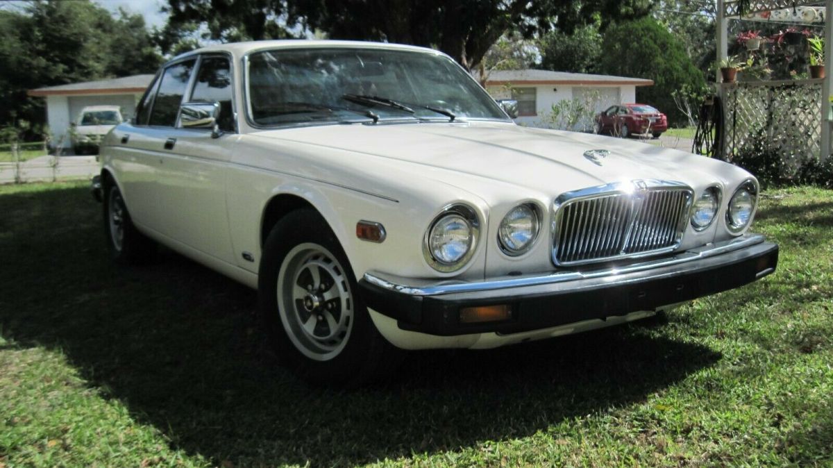 1986 Jaguar XJ6 Base - photo 6