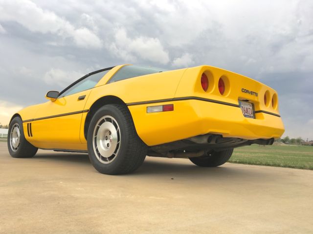 1986 Chevrolet Corvette Base Hatchback 2-Door - photo 2