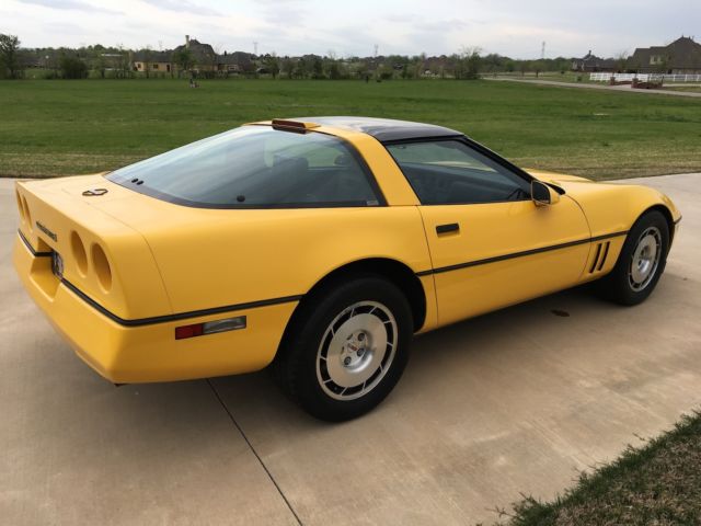 1986 Chevrolet Corvette Base Hatchback 2-Door - photo 3