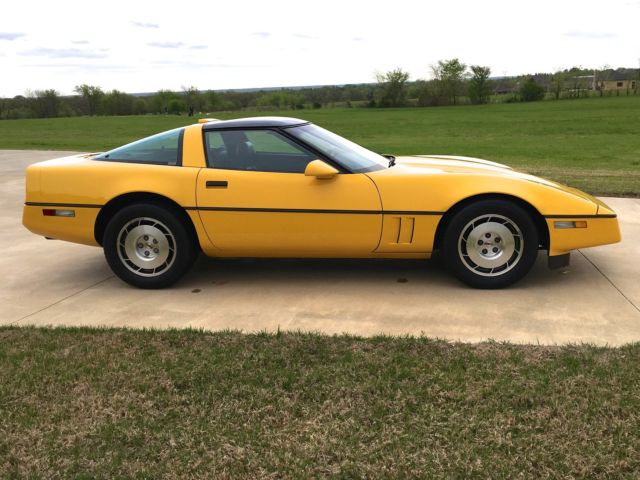 1986 Chevrolet Corvette Base Hatchback 2-Door - photo 5