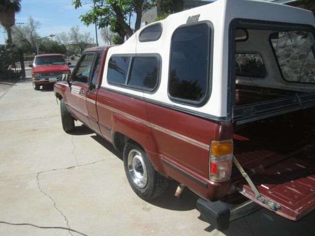 1986 Toyota Pickup tubro trim - photo 2