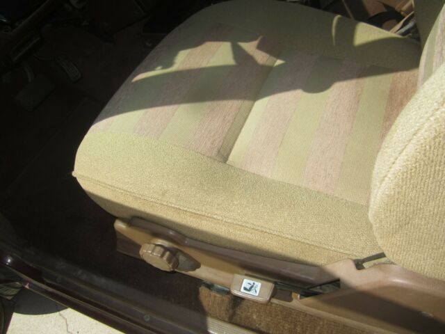 1986 Toyota Pickup tubro trim - photo 8