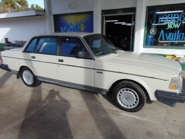 1987 Volvo 240 DL - photo 8