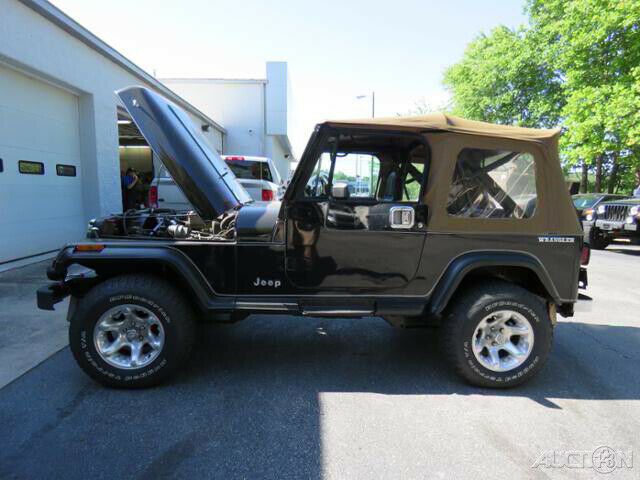 1987 Jeep Wrangler 2dr Laredo Model - photo 2