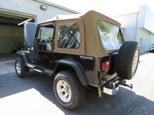 1987 Jeep Wrangler 2dr Laredo Model - photo 3