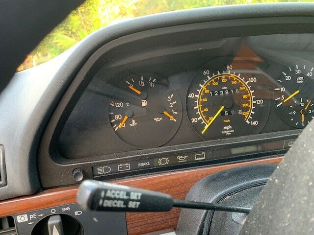 1987 Mercedes-Benz 300-Series Sedan - photo 4