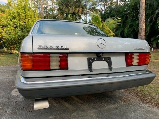1987 Mercedes-Benz 300-Series Sedan - photo 8