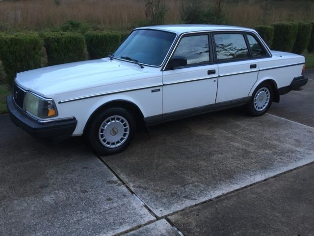 1987 5-Speed Volvo 240 DL 4 Door Sedan 1987 Volvo 240 DL