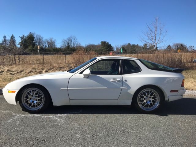 1987 944 Turbo - Street legal DE/Trackday car - Records go back to Delivery! 1987 Porsche 944 Turbo