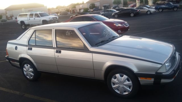 1987 Alfa Romeo Milano Silver Sedan 4-Door 2.5L 1987 Alfa Romeo Milano