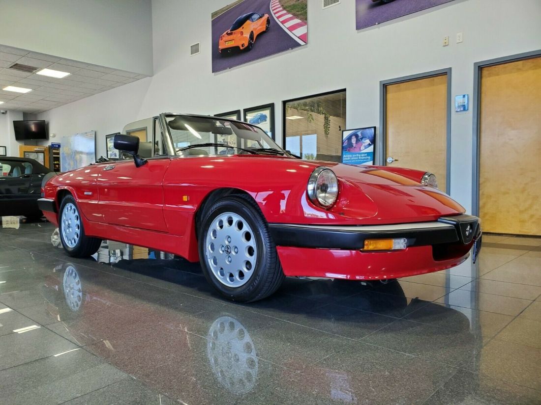 1987 ALFA ROMEO SPIDER 2.0 QUADRIFOGLIO VERDE FROM EUROPE - 4,740 ORIGINAL KM'S 1987 Alfa Romeo Spider 2.0 QUADRIFOGLIO VERDE