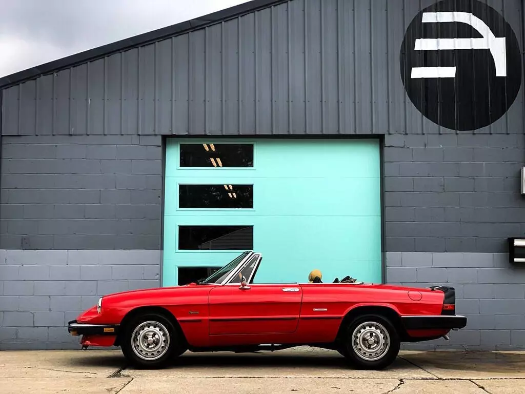 1987 Alfa Romeo Spider Graduate 2dr Convertible - photo 4