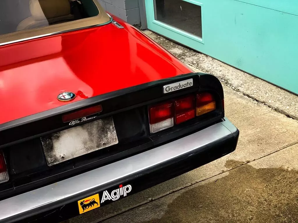 1987 Alfa Romeo Spider Graduate 2dr Convertible - photo 9