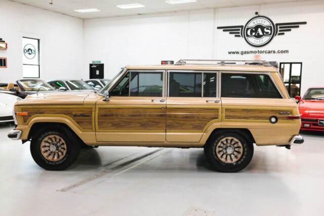 1987 AMC Grand Wagoneer -- - photo 4
