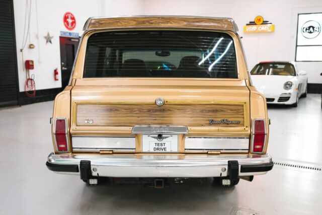 1987 AMC Grand Wagoneer -- - photo 6