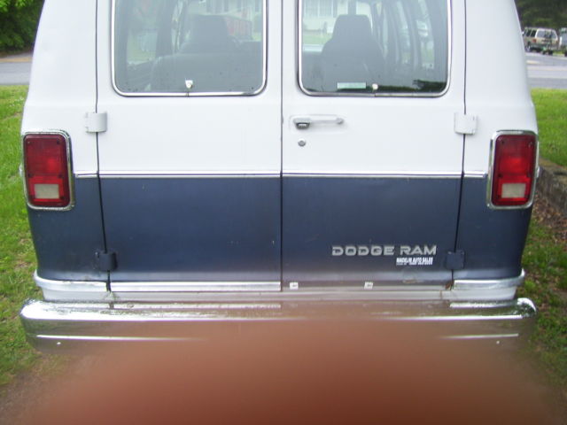 1987 Dodge Ram Van - photo 2