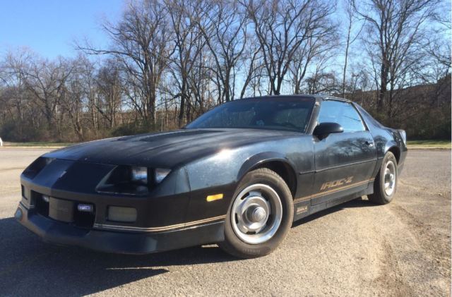 1987 Black Chevrolet Camaro IROC Z28 T-Tops Automatic TPI 5.0L 1987 Chevrolet Camaro IROC-Z28