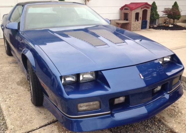 1987 Chevrolet Camaro IROC Z Blue - photo 2