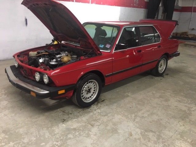 1987 BMW 535is E28 - 5-Speed 1987 BMW 5-Series