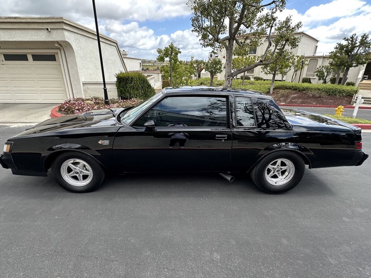 1987 Buick Regal grand national - photo 2