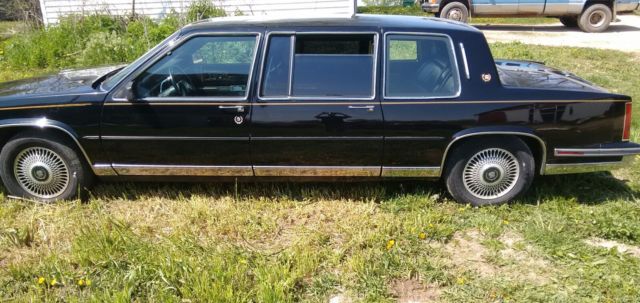 1987 Cadillac Fleetwood 75 - photo 2